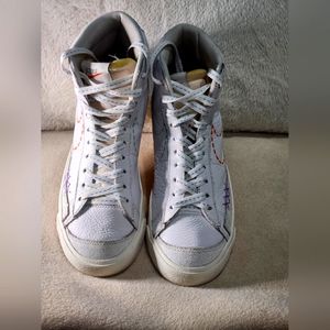 NIKE BLAZER MID '77 SE 101